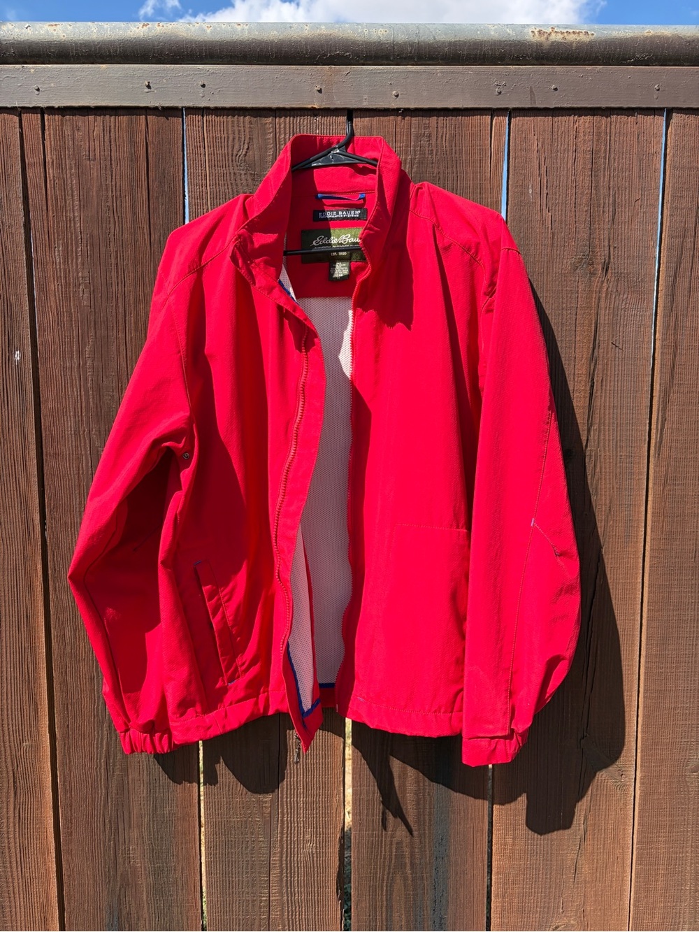 Vintage Eddie Bauer Men’s Red Windbreaker Jacket 90s-2000s